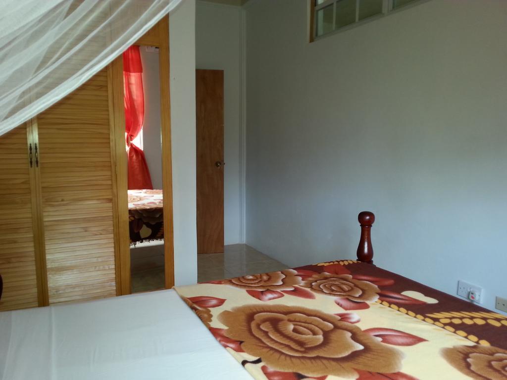 Corosol Apartments Roseau Cameră foto